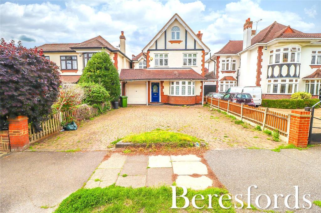 Corbets Tey Road, Upminster, RM14 5 bed detached house for sale £750,000