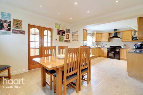 24 Koonowla Close, Biggin Hill, Westerham, TN16 3BJ