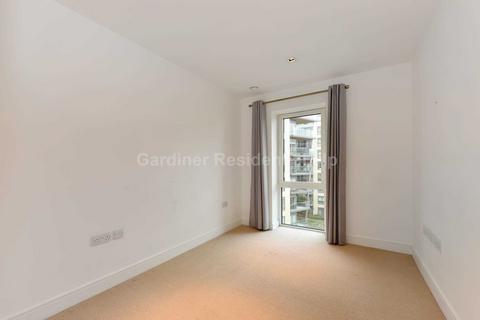 2 bedroom apartment to rent, Longfield Avenue, London