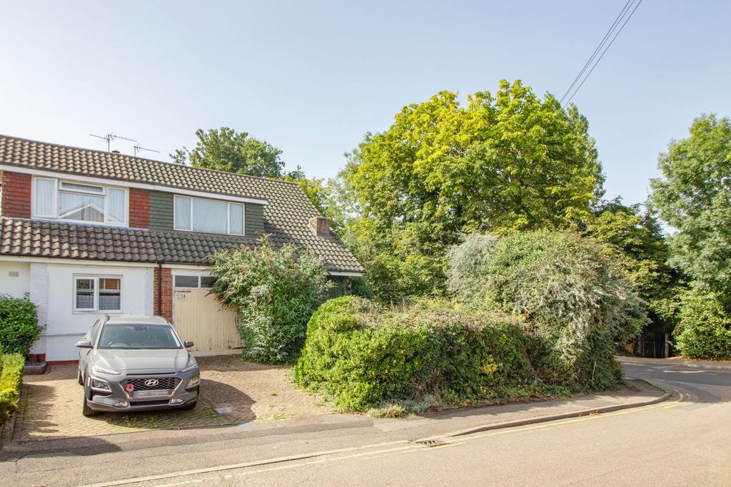 Grange Close, Edenbridge 3 bed semidetached house for sale £350,000