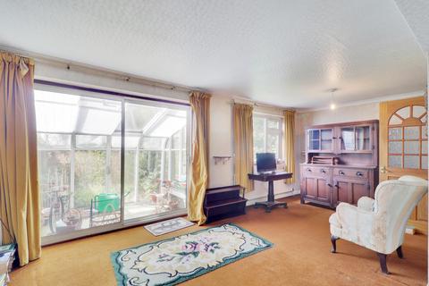 24 Grange Close, Edenbridge, TN8 5LT