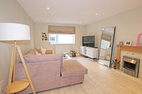 2 bedroom flat for sale, La Vallee, Alderney GY9