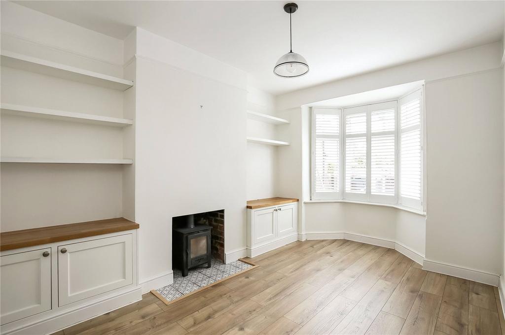 Middle Brook Street, Winchester, Hampshire, SO23 3 bed terraced house £2,250 pcm (£519 pw)
