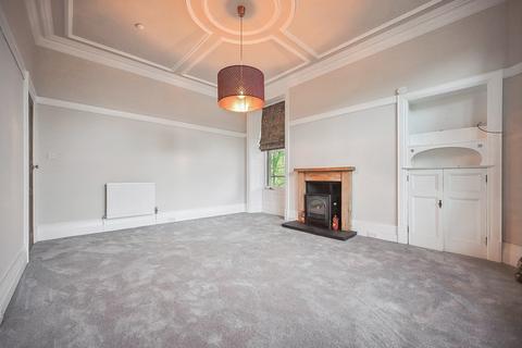 2 bedroom flat to rent, Queensborough Gardens, Flat 2/2, Hyndland, Glasgow, G12 9QP