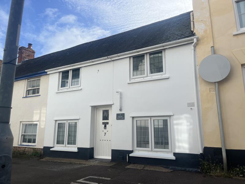 Brook Street, Minehead TA24 1 bed terraced house £695 pcm (£160 pw)