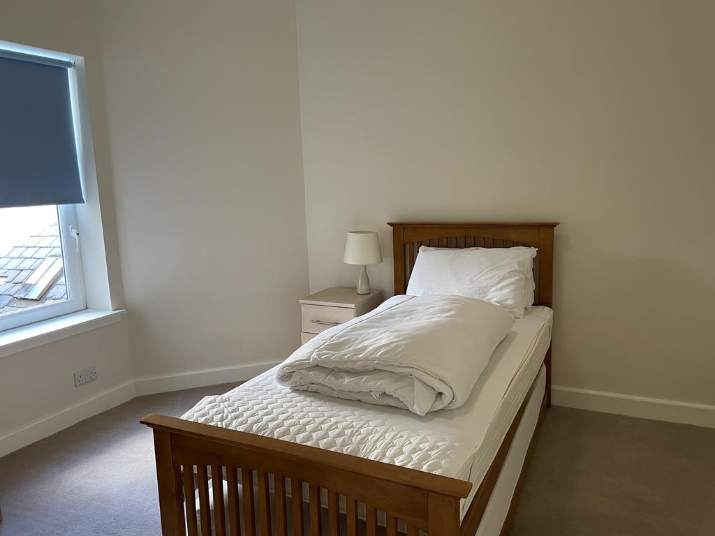 Bedroom 1a.JPG