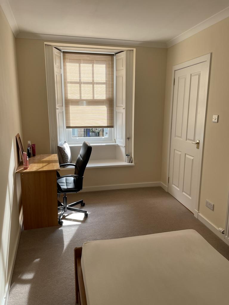 Bedroom 3b.JPG