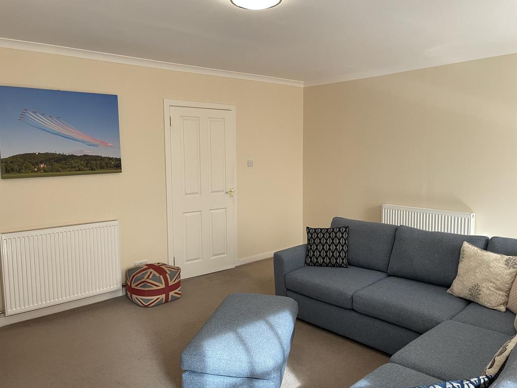 Lounge 3.JPG