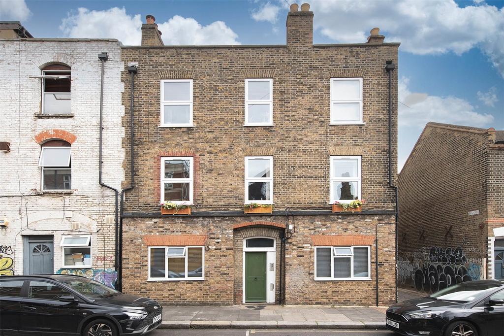 Weavers Court, E2
