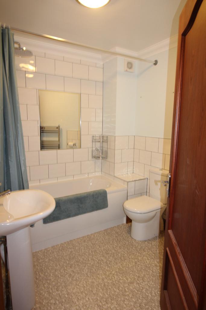 Bathroom.JPG