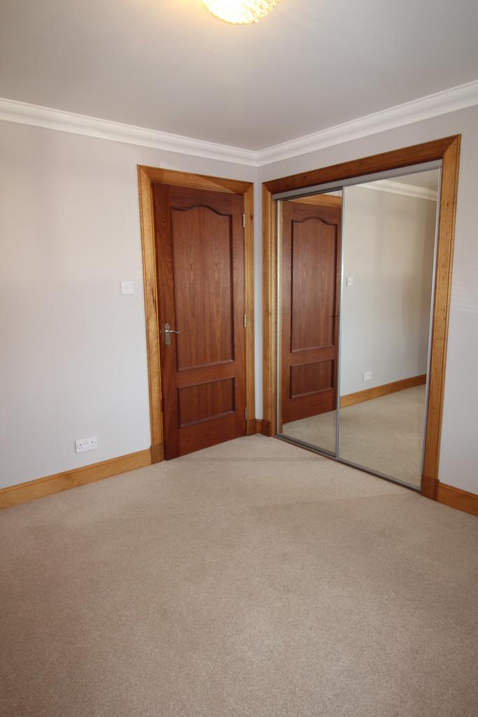 Bedroom 1a.JPG
