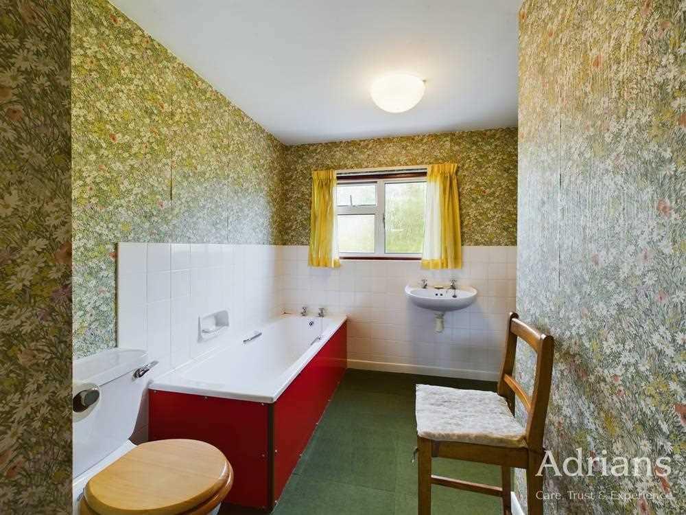 Main bathroom