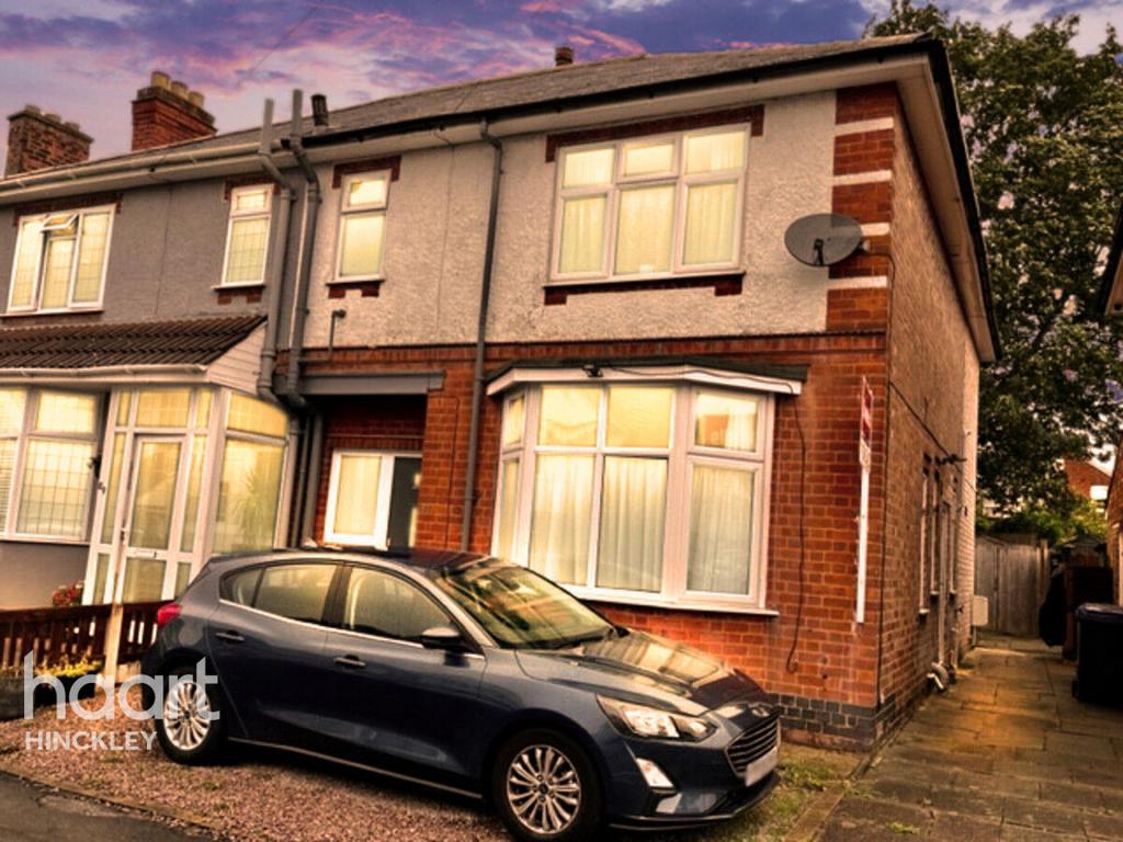 Hinckley LE10 3 bed semidetached house for sale £250,000
