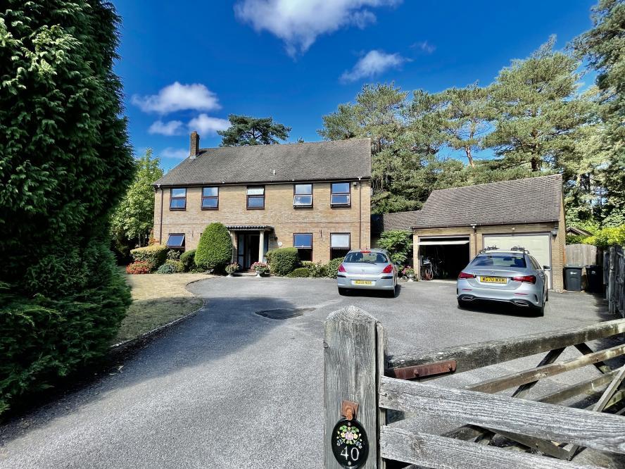 Davids Lane, Ringwood, BH24 2AW 4 bed detached house for sale £850,000