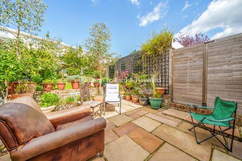 3 bedroom semi-detached house for sale, Ferncroft Avenue, North Finchley