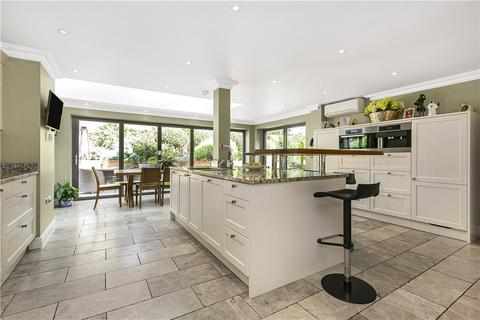 7 Danehurst Close, Egham, TW20 9PX