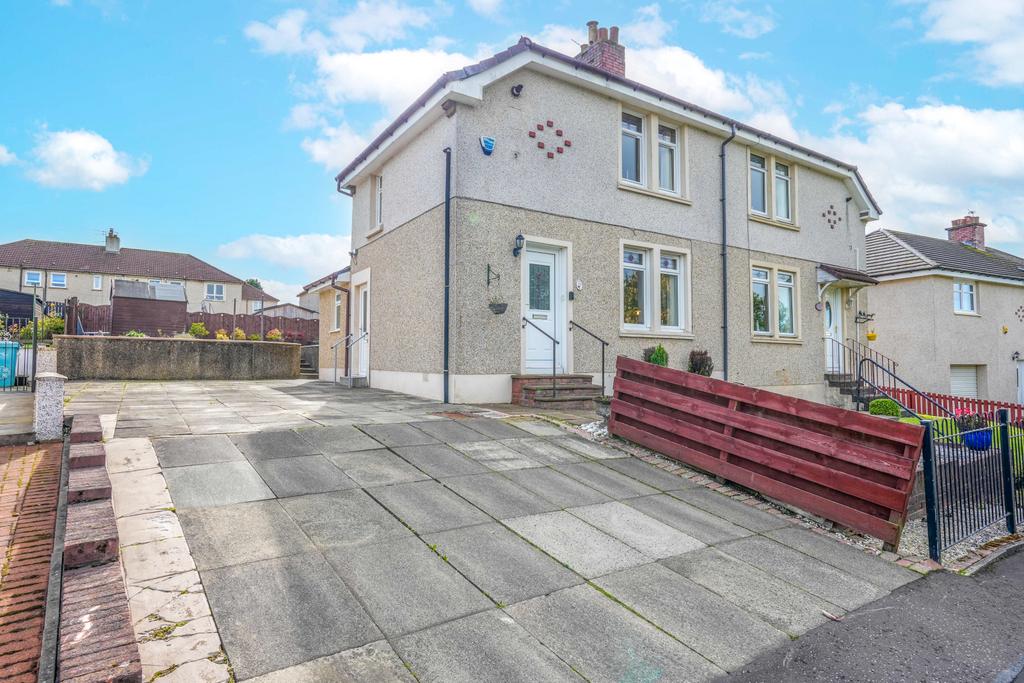 114 Kildonan Street, ML5 2 bed semidetached house £135,000