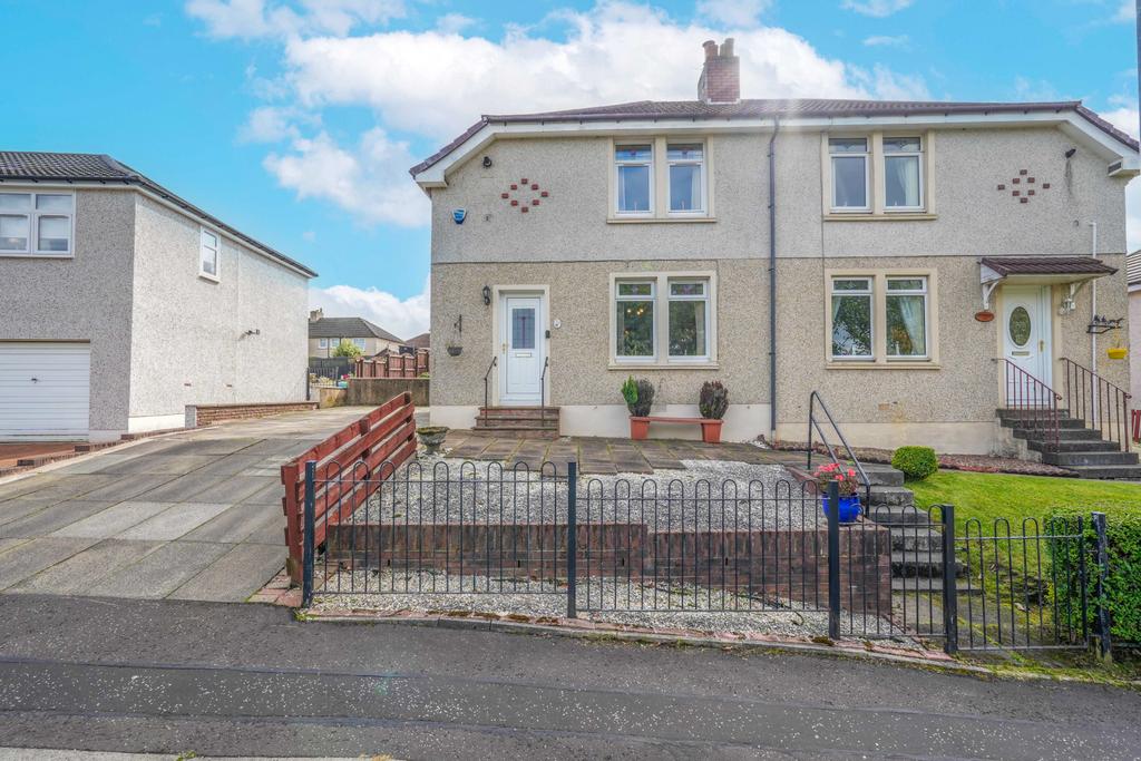 114 Kildonan Street, ML5 2 bed semidetached house £135,000