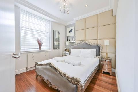 1 bedroom flat for sale, Hyde Park Gardens, Hyde Park Square, London, W2
