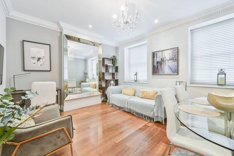 1 bedroom flat for sale, Hyde Park Gardens, Hyde Park Square, London, W2