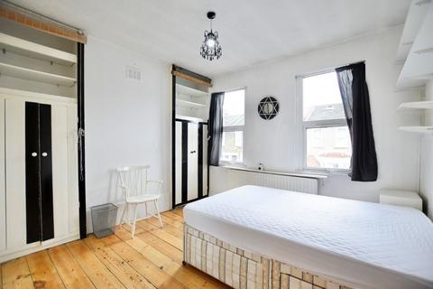 2 bedroom terraced house to rent, Pitchford Street, Stratford, E15