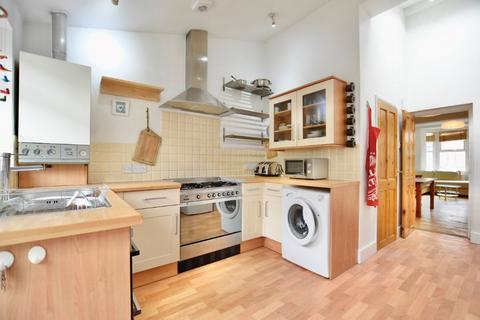 2 bedroom terraced house to rent, Pitchford Street, Stratford, E15