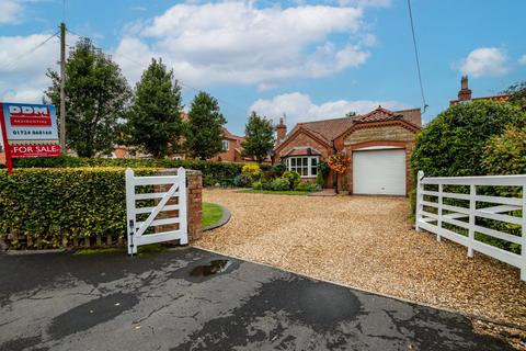 3 bedroom bungalow for sale - School Lane, Appleby, North Lincolnshire, DN15