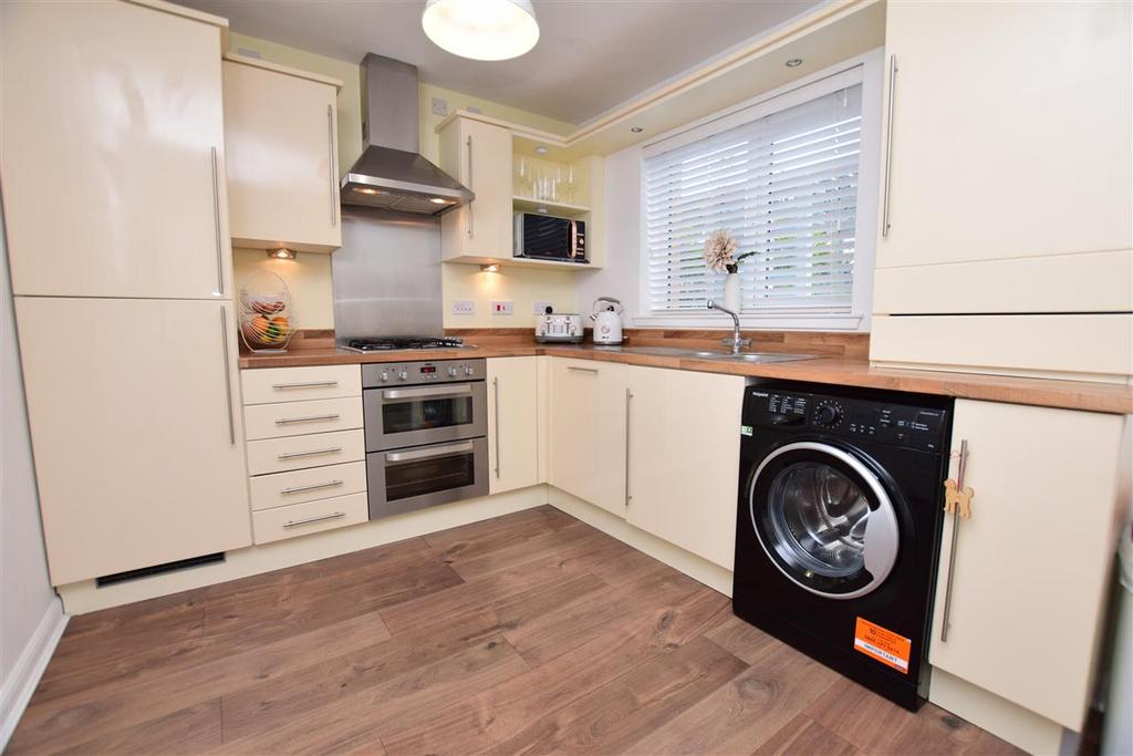 Kitchen / Dining