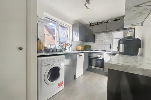 2 bedroom flat for sale - Swanage