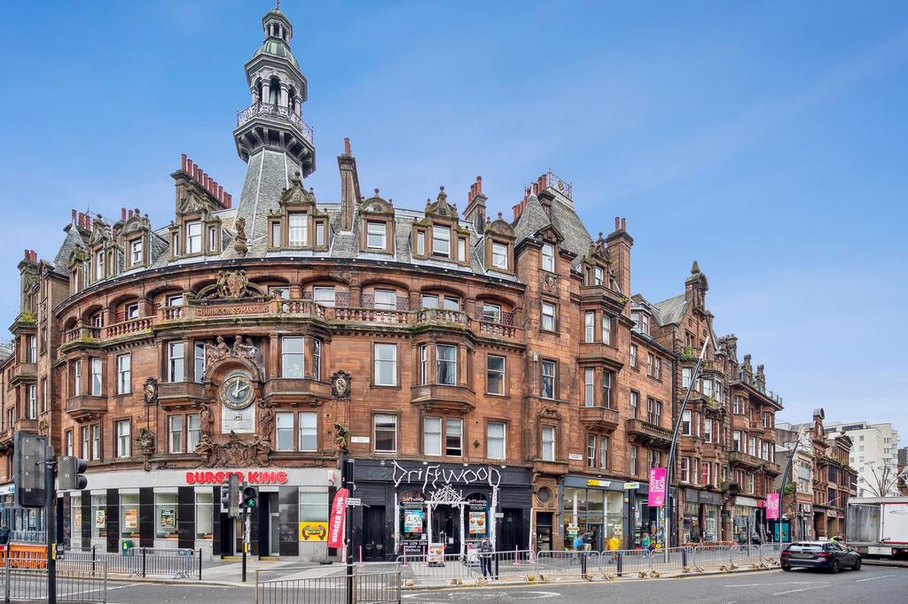 Sauchiehall Street, Flat 2/1, Charing Cross, Glasgow, G2 3LX 3 bed flat