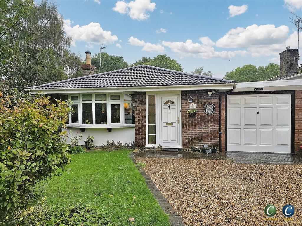 Pinewood Drive, Little Haywood, Stafford, ST18 0NX 3 bed detached