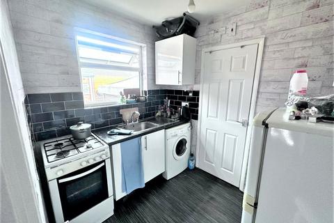 2 bedroom flat for sale, HIgh Wycombe HP12 3BB