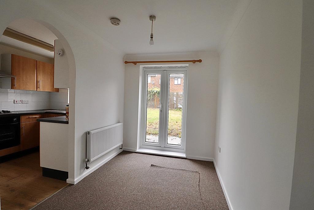 Sir John Pascoe Way, Duston... 3 bed detached house £1,100 pcm (£254 pw)