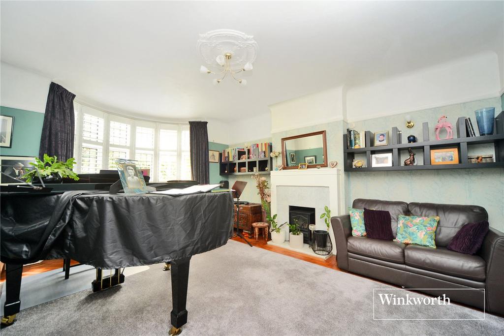 Belmont Rise, Cheam, Sutton, SM2 6 bed detached house for sale £950,000