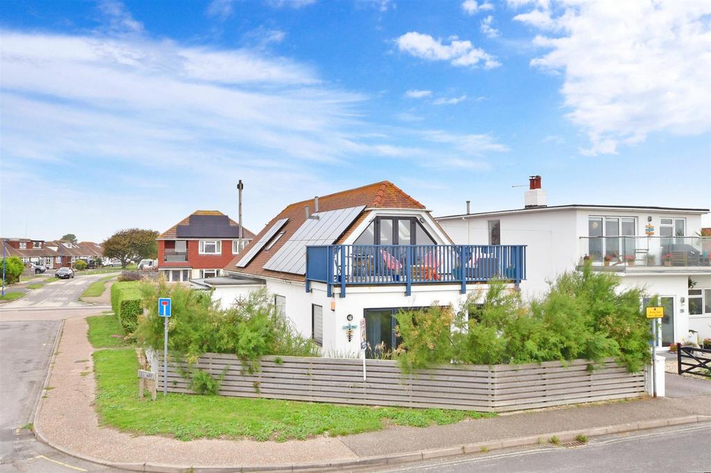 East Beach Road, Selsey, West Sussex 3 bed detached house for sale £