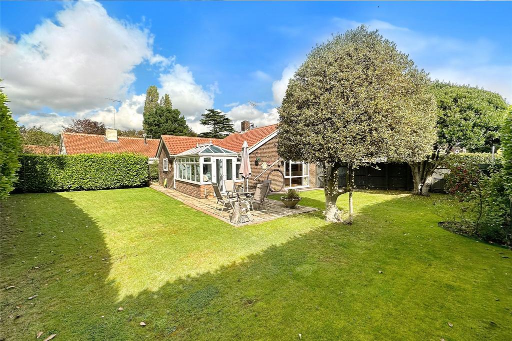 Holly Drive, Toddington, West Sussex 3 bed bungalow for sale £645,000