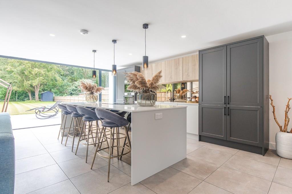 Thorpe End 4 bed detached house for sale £799,950