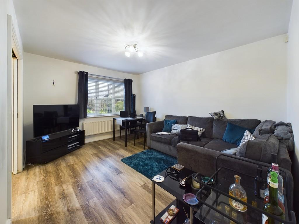 Chester 2 bed ground floor flat for sale £180,000
