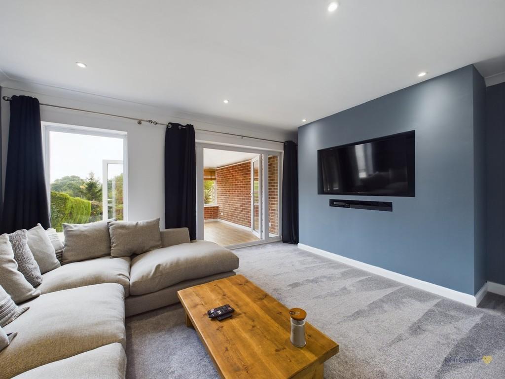 Stonebridge Drive, East Leake 3 bed semidetached house for sale £299,995
