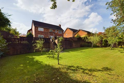 20 Furrows Drive, Burton-on-trent, DE13 0RH