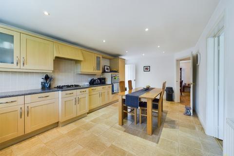 20 Furrows Drive, Burton-on-trent, DE13 0RH