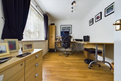 20 Furrows Drive, Burton-on-trent, DE13 0RH