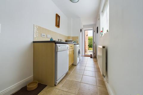 20 Furrows Drive, Burton-on-trent, DE13 0RH