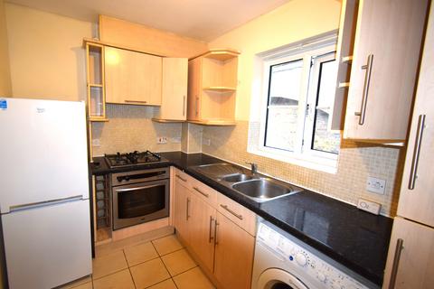 1 bedroom flat to rent - Roxeth Green Avenue, Harrow HA2