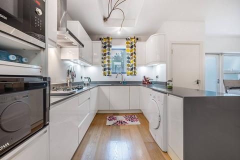 1 bedroom flat for sale - Houghton Square, Clapham North, London, SW9