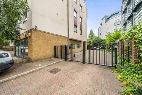 1 bedroom flat for sale - Houghton Square, Clapham North, London, SW9