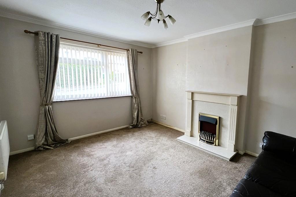 Wicklow Close, Shepshed, Loughborough 3 bed semidetached bungalow £209,950