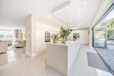 24 Riddlesdown Avenue, Purley, CR8 1JG