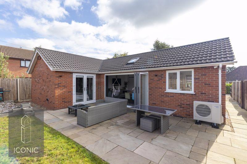Fakenham Road, Taverham, Norwich 3 bed detached bungalow for sale £
