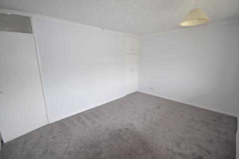 2 bedroom apartment to rent - 2 Birchington Close, Vinters Park